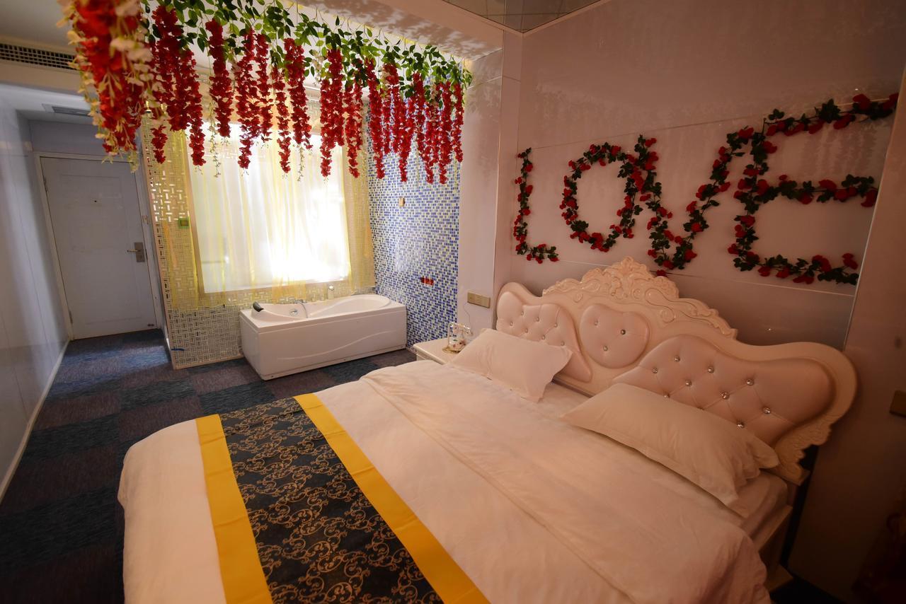 Century Hua Na Loves Boutique Hotel Qingdao Extérieur photo