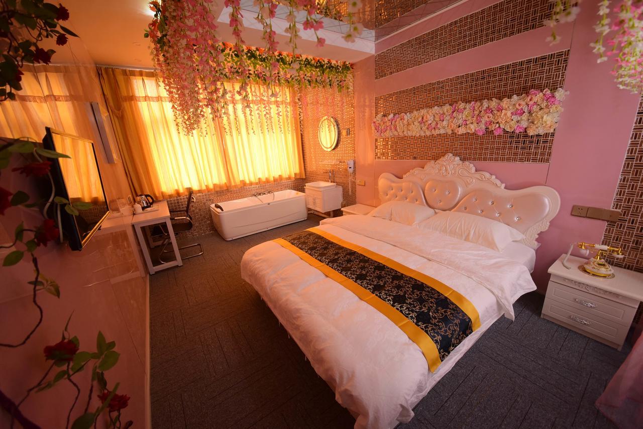 Century Hua Na Loves Boutique Hotel Qingdao Extérieur photo