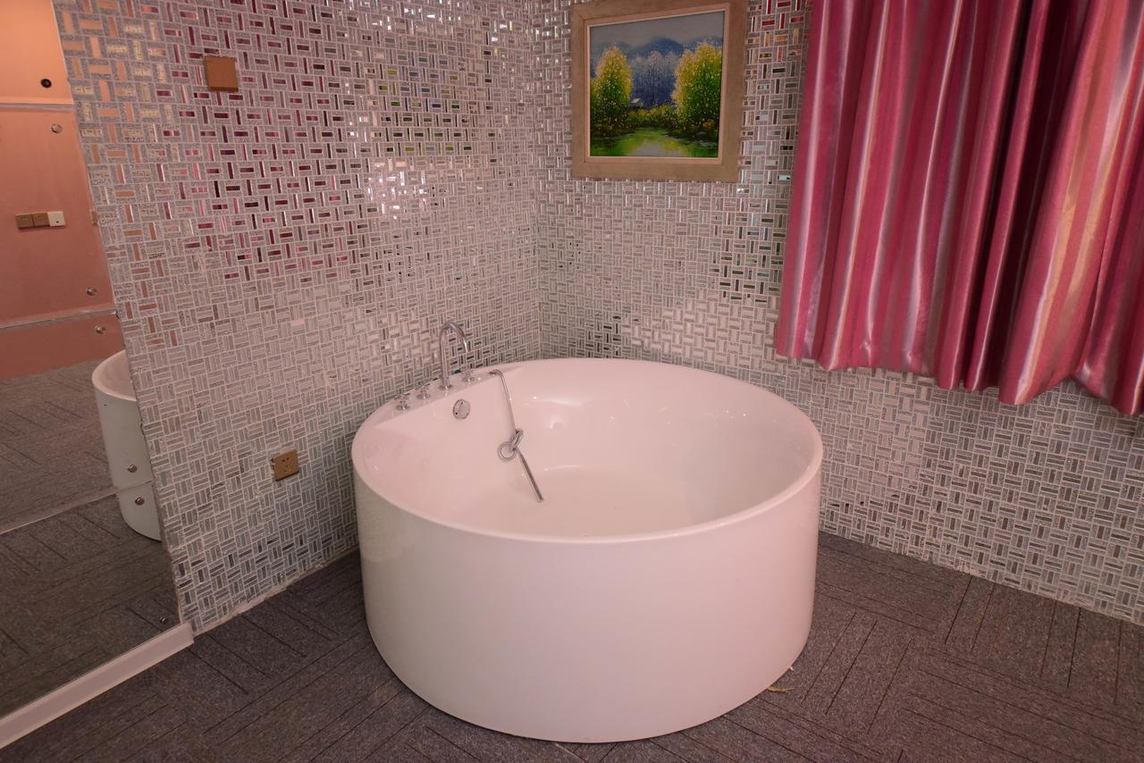 Century Hua Na Loves Boutique Hotel Qingdao Extérieur photo