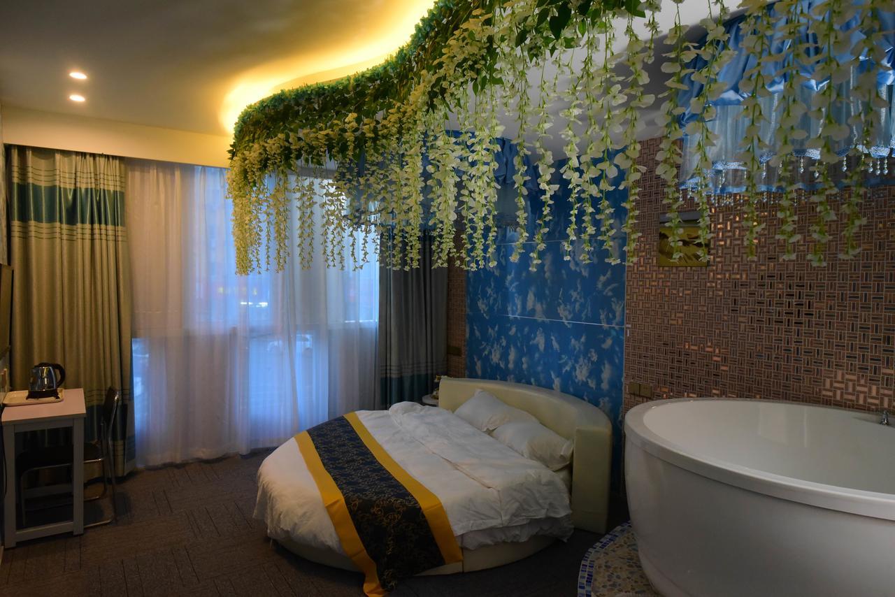 Century Hua Na Loves Boutique Hotel Qingdao Extérieur photo
