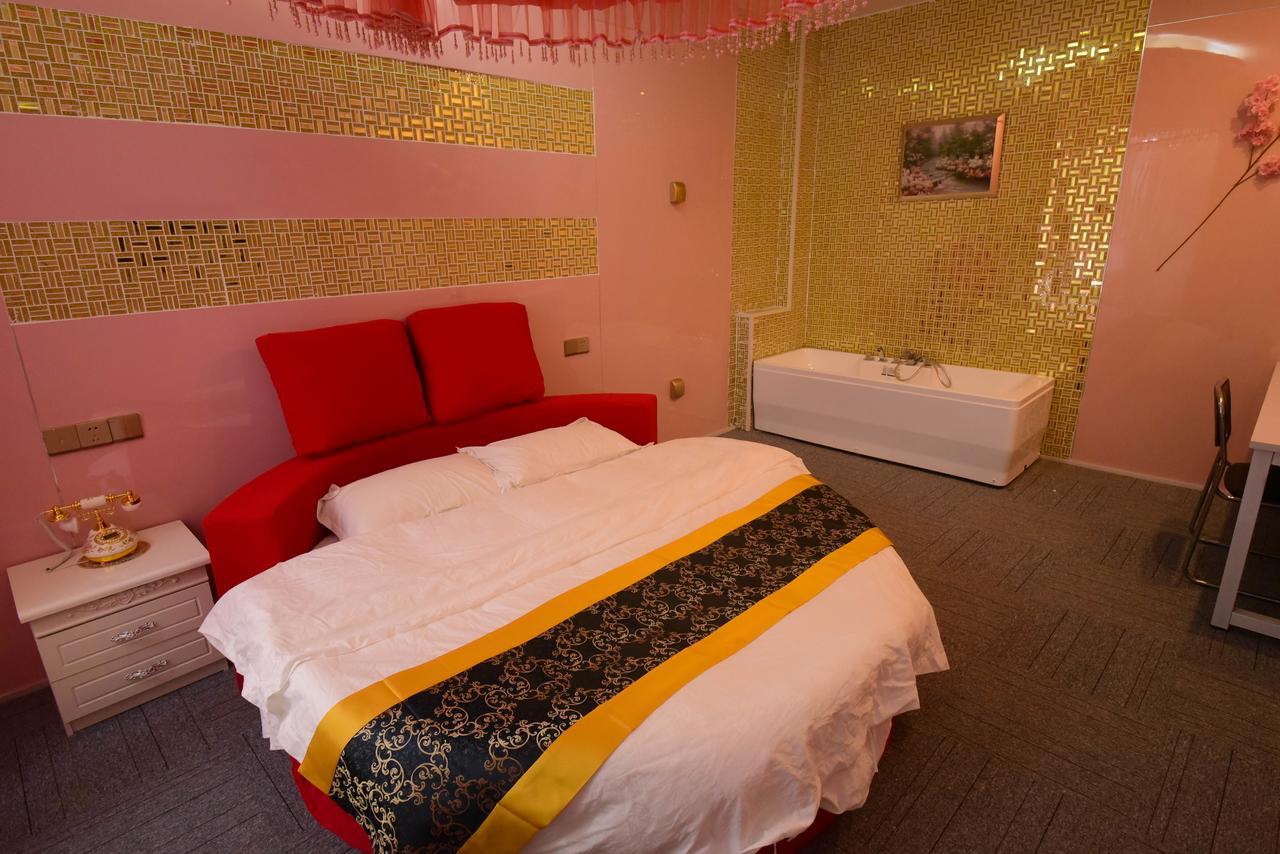 Century Hua Na Loves Boutique Hotel Qingdao Extérieur photo