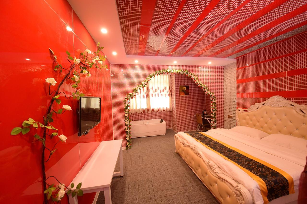 Century Hua Na Loves Boutique Hotel Qingdao Extérieur photo